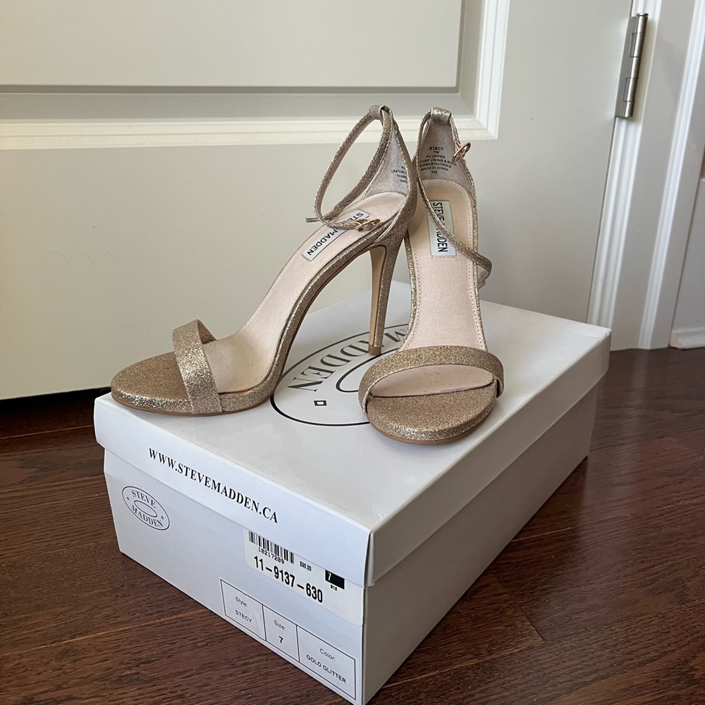 STEVE MADDEN Stecy Gold Glitter Heels Size 7